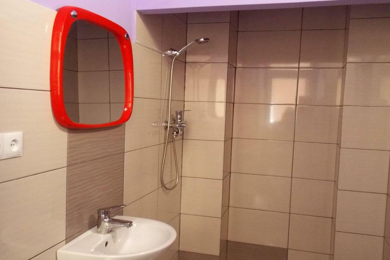 Apartment At Teodora Sqr Lviv Exterior foto
